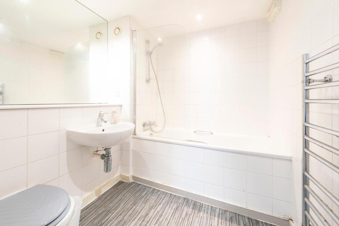 Skyline Tower Apartment แมนเชสเตอร์ ภายนอก รูปภาพ